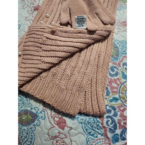 Women Solid Rib Knit With Pearls 2-Pc-Gift-Set Glove And Scarf - Picture 5 of 5